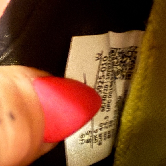 Nike Black and Purple Athletic Shoes with Modern Design SUPERREPS - Picture 7 of 7